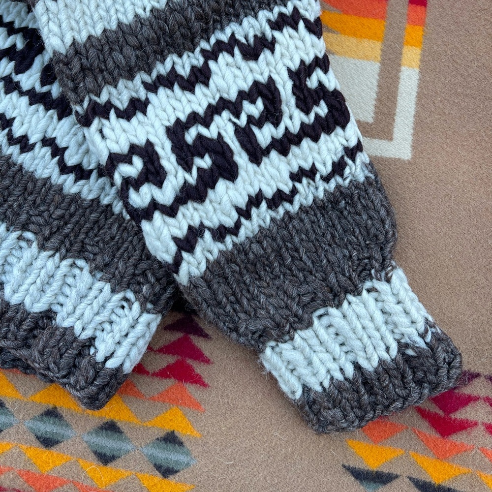 Hand Knit Cowichan Style 100% Wool Vintage Sweater - Picture 6 of 8
